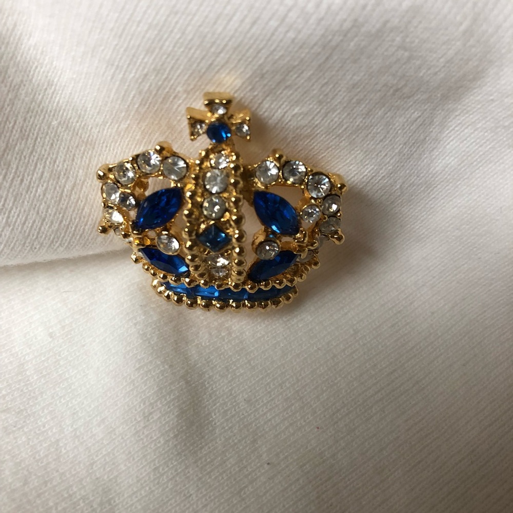 Vintage crown pin